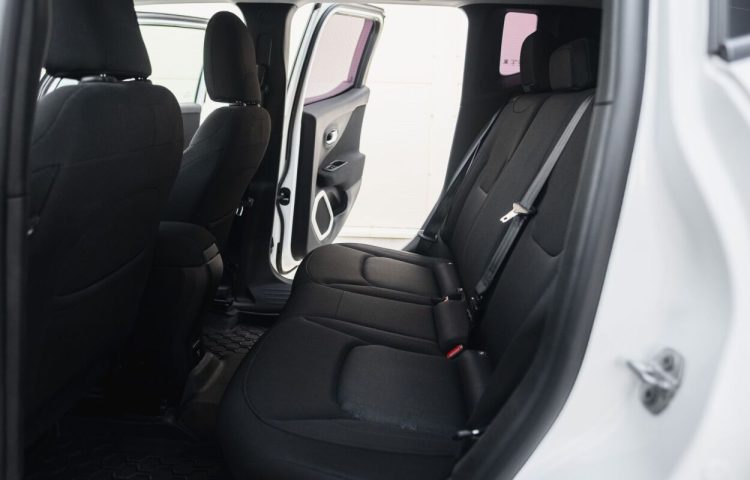 Osta kasutatud Jeep Renegade 2017 värv valge Tallinnas
