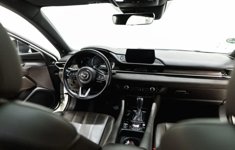 Osta kasutatud Mazda 6 2020 värv valge Tallinnas