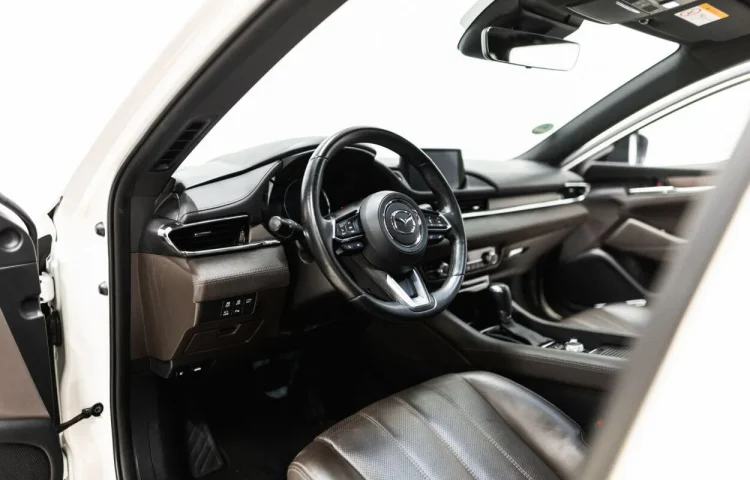 Osta kasutatud Mazda 6 2020 värv valge Tallinnas