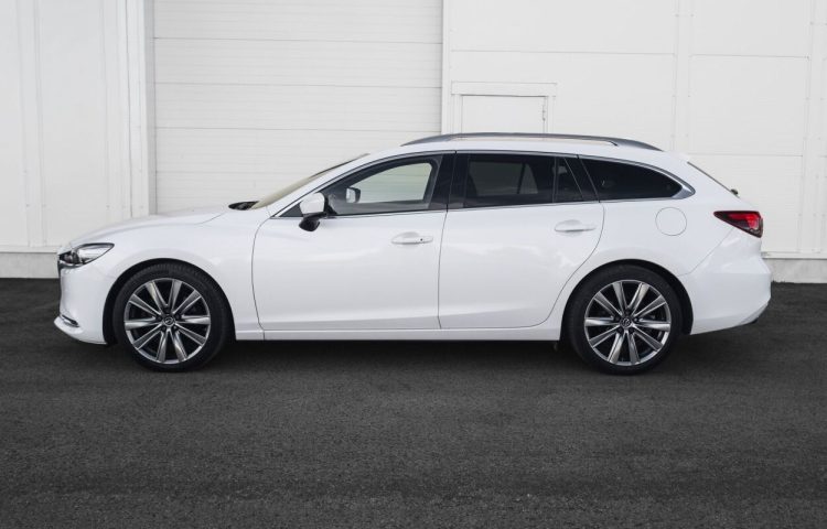 Osta kasutatud Mazda 6 2020 värv valge Tallinnas