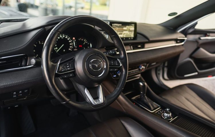 Osta kasutatud Mazda 6 2020 värv valge Tallinnas