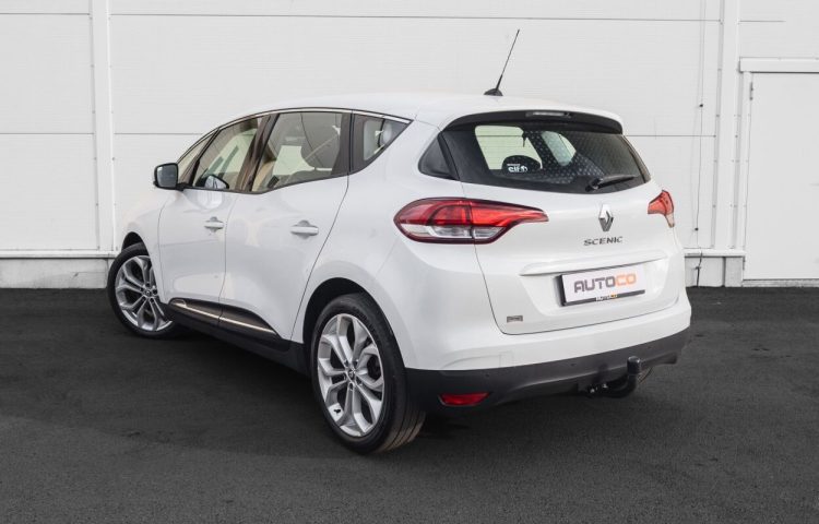 Osta kasutatud Renault Scenic 2017 värv valge Tallinnas