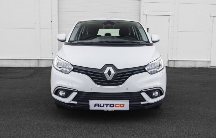 Osta kasutatud Renault Scenic 2017 värv valge Tallinnas