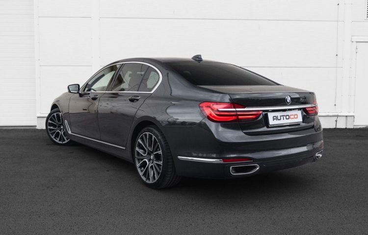 Osta kasutatud BMW 7 seeria: 730 2017 värv tumehall Tallinnas