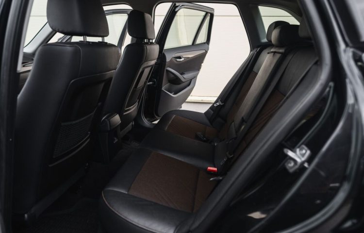 Osta kasutatud BMW X1 2012 värv must Tallinnas