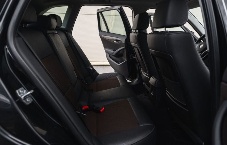 Osta kasutatud BMW X1 2012 värv must Tallinnas
