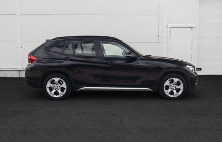 Osta kasutatud BMW X1 2012 värv must Tallinnas