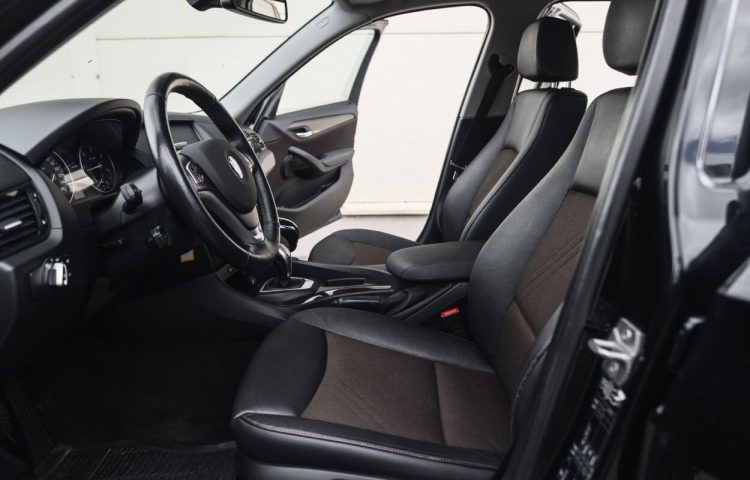 Osta kasutatud BMW X1 2012 värv must Tallinnas