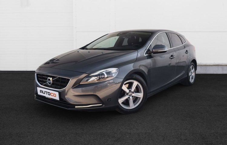 Osta kasutatud Volvo V40 2014 värv tumehall Tallinnas