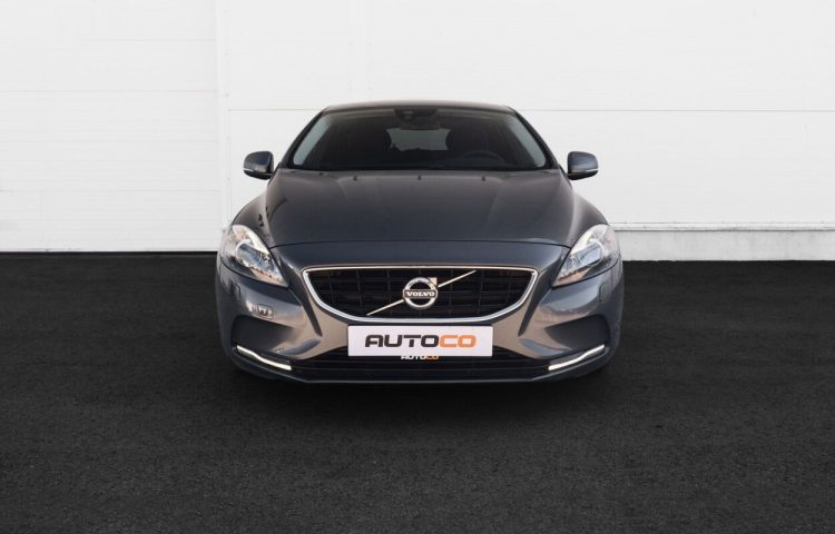 Osta kasutatud Volvo V40 2014 värv tumehall Tallinnas