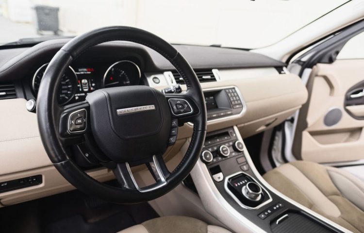 Osta kasutatud Land Rover Range Rover Evoque 2012 värv valge Tallinnas