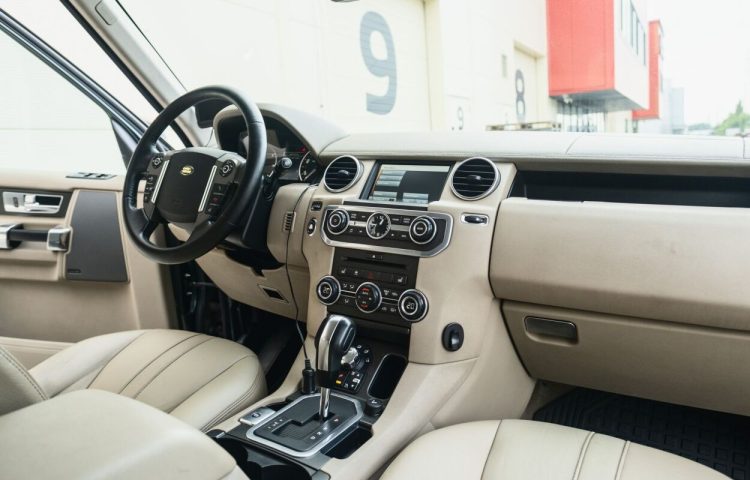 Osta käytetty Land Rover Discovery: Discovery 4 2010 väri green Tallinnasta