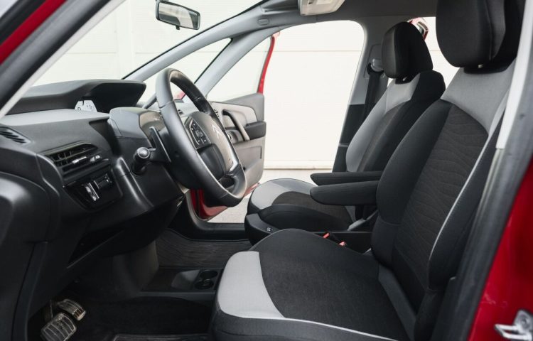By used Citroen C4 Picasso: C4 Picasso 2013 color red for Sale in Tallinn