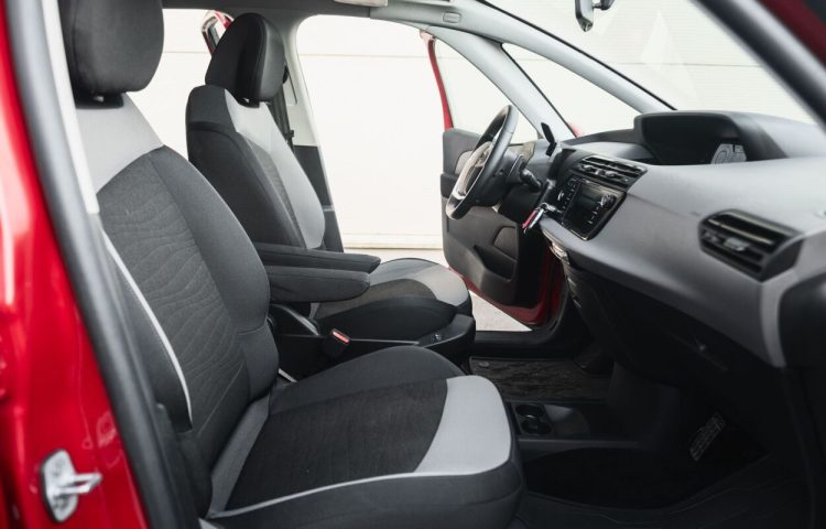 By used Citroen C4 Picasso: C4 Picasso 2013 color red for Sale in Tallinn