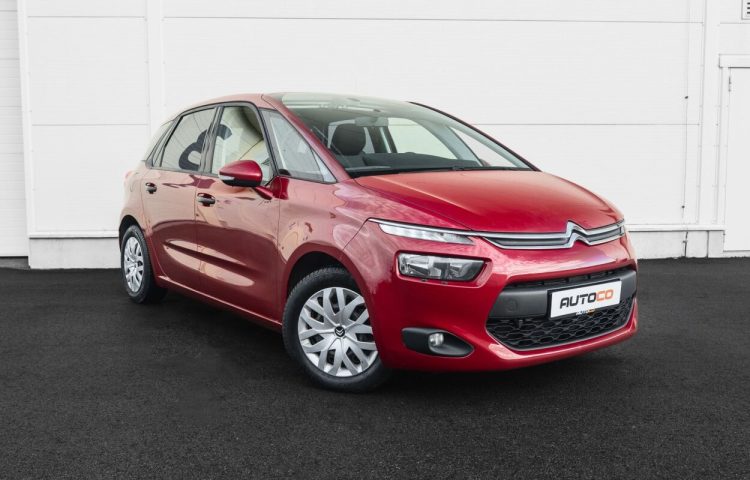By used Citroen C4 Picasso: C4 Picasso 2013 color red for Sale in Tallinn