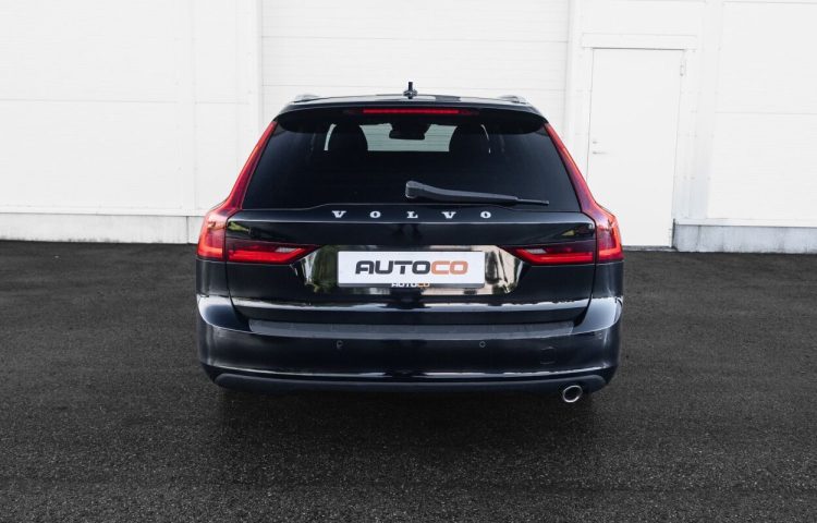 Osta kasutatud Volvo V90 2017 värv must Tallinnas