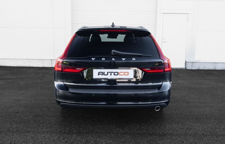 Osta kasutatud Volvo V90 2017 värv must Tallinnas