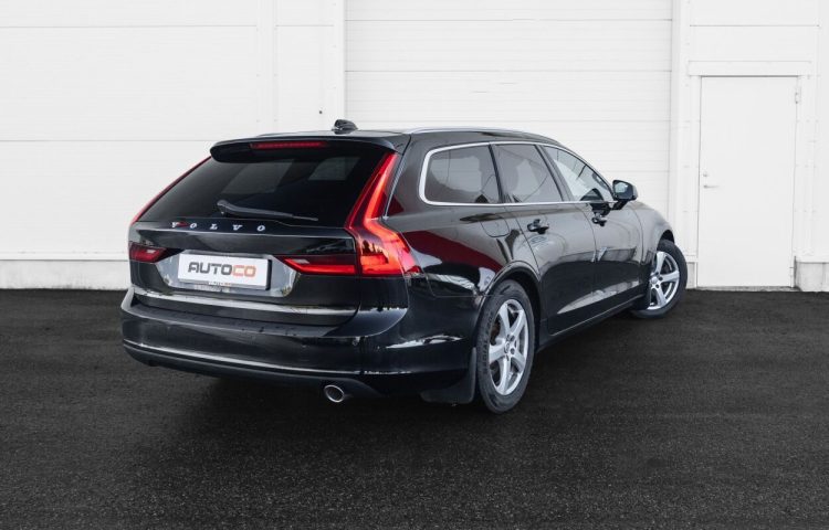 Osta kasutatud Volvo V90 2017 värv must Tallinnas