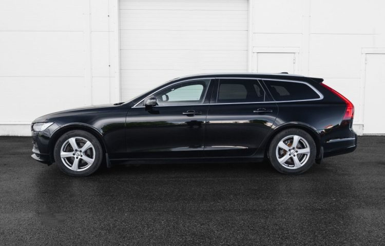 Osta kasutatud Volvo V90 2017 värv must Tallinnas
