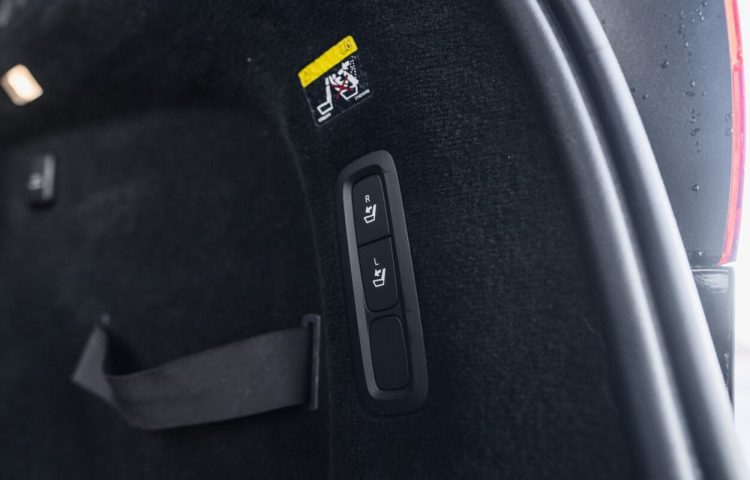 Osta kasutatud Volvo V90 2017 värv must Tallinnas