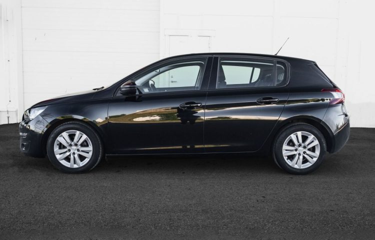 Osta kasutatud Peugeot 308 2015 värv must Tallinnas