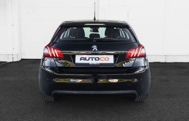 Osta kasutatud Peugeot 308 2015 värv must Tallinnas