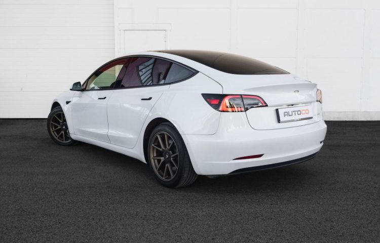Osta kasutatud Tesla Model 3 2020 värv valge Tallinnas