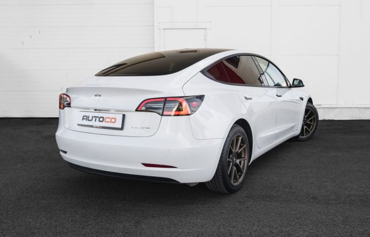 Osta kasutatud Tesla Model 3 2020 värv valge Tallinnas