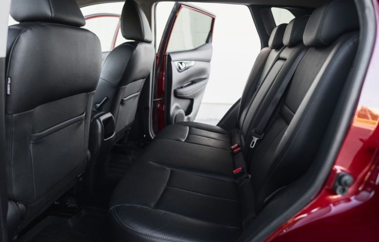 Osta kasutatud Nissan Qashqai: Qashqai 2015 värv punane Tallinnas