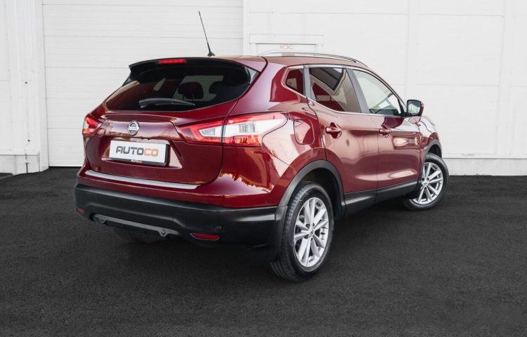 Osta kasutatud Nissan Qashqai: Qashqai 2015 värv punane Tallinnas