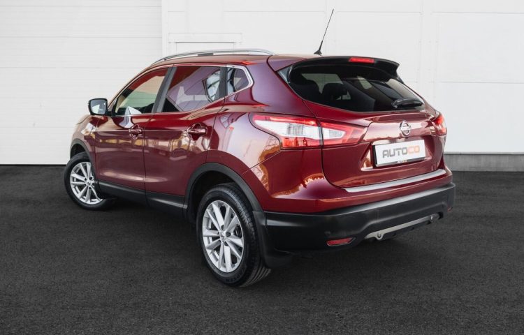 Osta kasutatud Nissan Qashqai: Qashqai 2015 värv punane Tallinnas