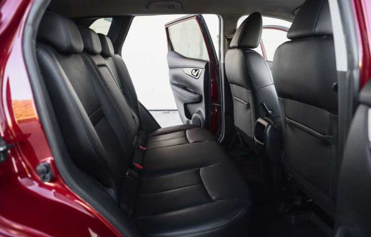 Osta kasutatud Nissan Qashqai: Qashqai 2015 värv punane Tallinnas