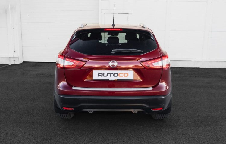 Osta kasutatud Nissan Qashqai: Qashqai 2015 värv punane Tallinnas