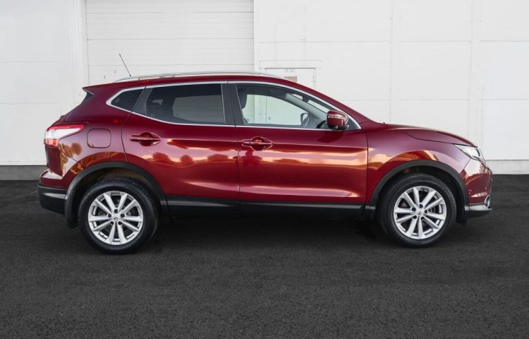 Osta kasutatud Nissan Qashqai: Qashqai 2015 värv punane Tallinnas