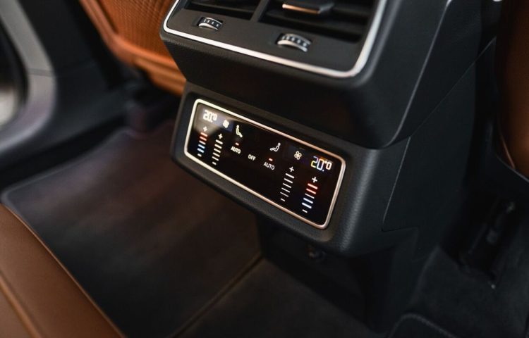 Osta kasutatud Audi e-tron 2020 värv hall Tallinnas