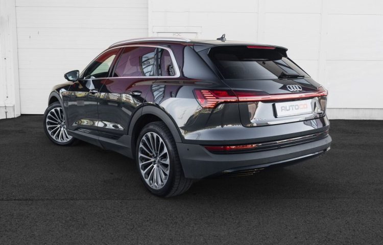 Osta kasutatud Audi e-tron 2020 värv hall Tallinnas