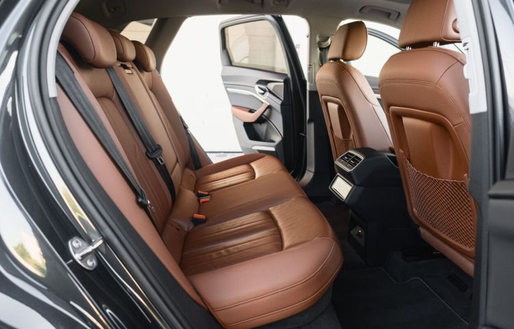 Osta kasutatud Audi e-tron 2020 värv hall Tallinnas