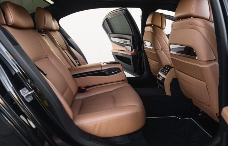 Osta käytetty BMW 7 seeria: 750 2014 väri black Tallinnasta