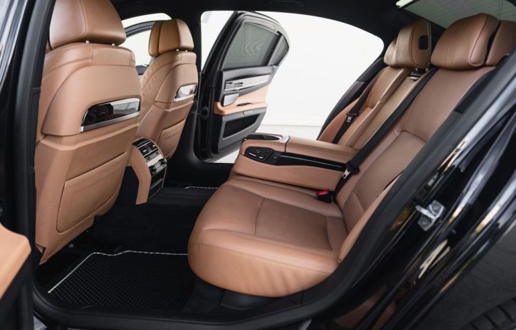Osta käytetty BMW 7 seeria: 750 2014 väri black Tallinnasta