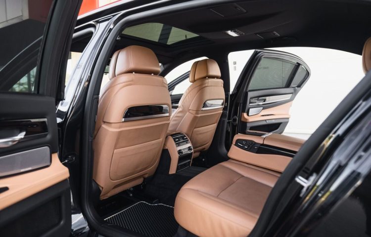 Osta käytetty BMW 7 seeria: 750 2014 väri black Tallinnasta