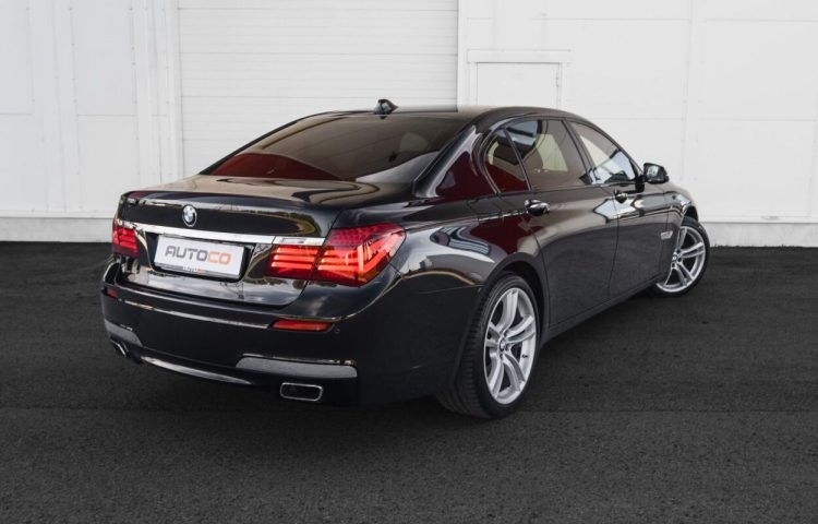 Osta käytetty BMW 7 seeria: 750 2014 väri black Tallinnasta
