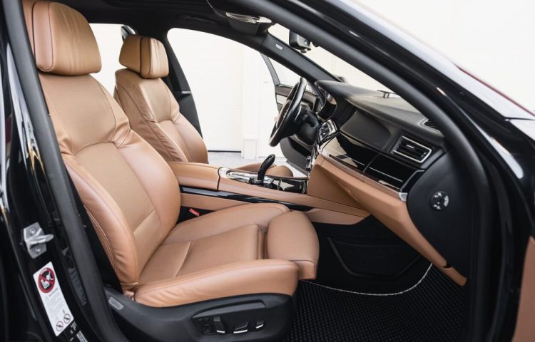Osta käytetty BMW 7 seeria: 750 2014 väri black Tallinnasta
