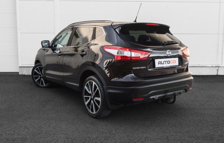 Osta kasutatud Nissan Qashqai: Qashqai 2014 värv tumelilla Tallinnas