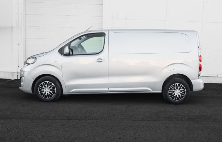 Osta kasutatud Peugeot Expert 2020 värv hõbedane Tallinnas