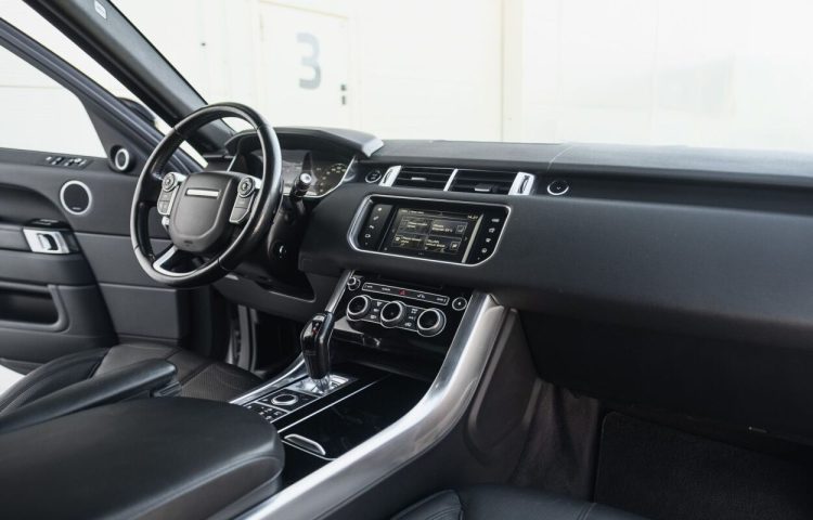 Osta kasutatud Land Rover Range Rover Sport 2016 värv hall Tallinnas