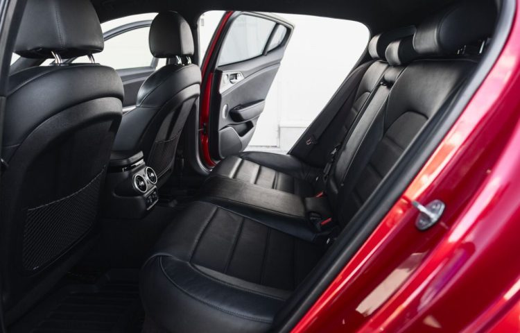Osta kasutatud Kia Stinger 2018 värv punane Tallinnas