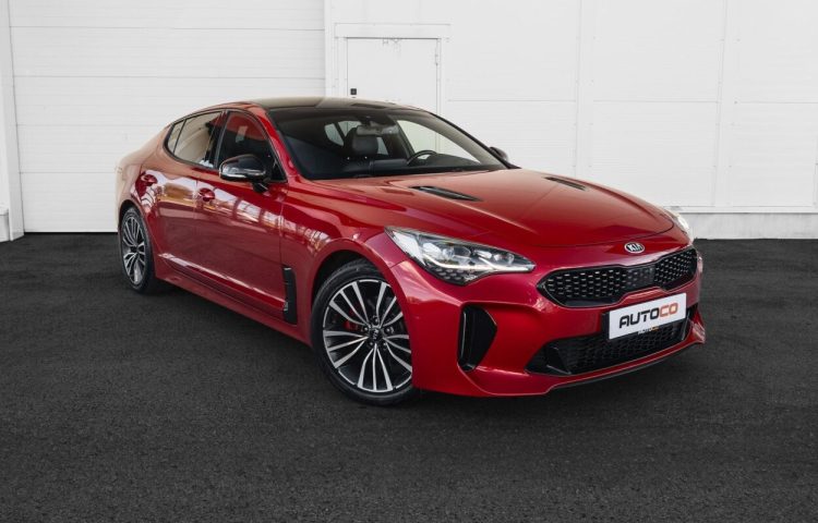 Osta kasutatud Kia Stinger 2018 värv punane Tallinnas