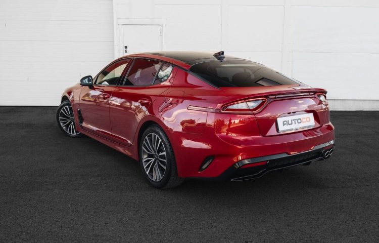 Osta kasutatud Kia Stinger 2018 värv punane Tallinnas