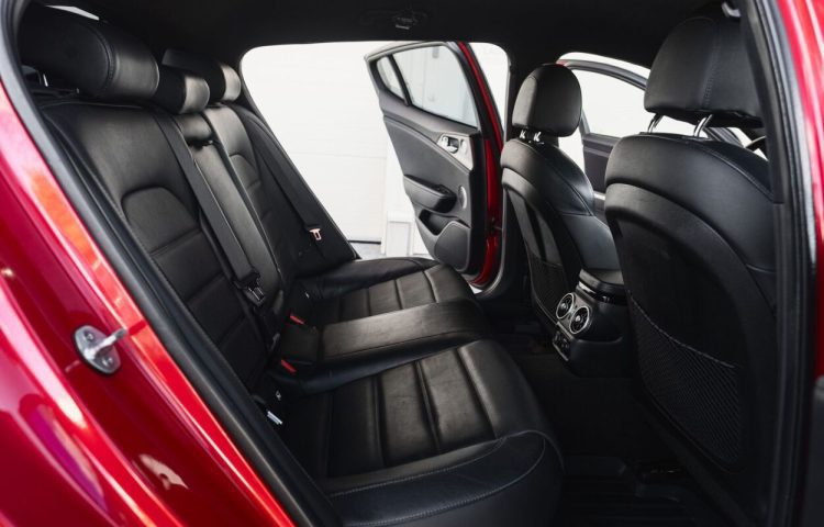 Osta kasutatud Kia Stinger 2018 värv punane Tallinnas