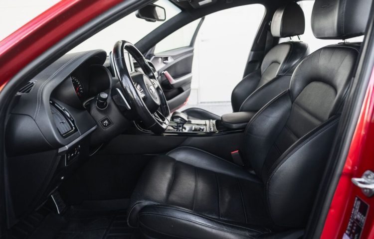 Osta kasutatud Kia Stinger 2018 värv punane Tallinnas